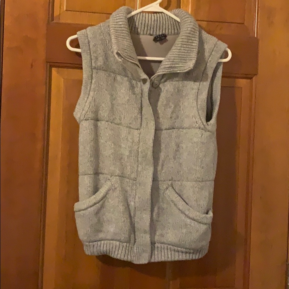 Theory Vest